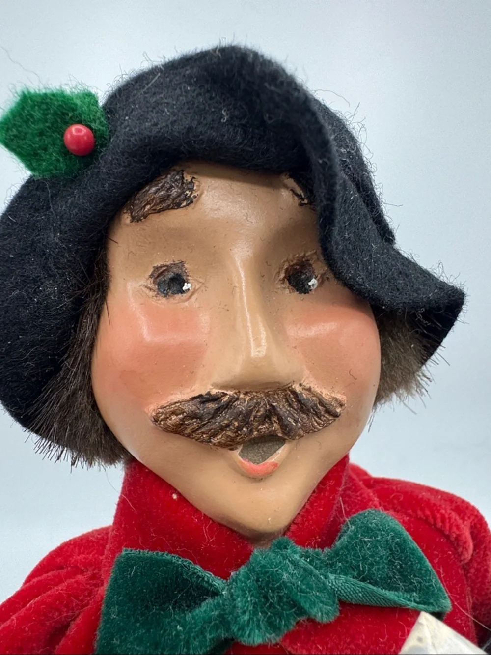 Byers choice Victorian Caroler Victorian Shopper